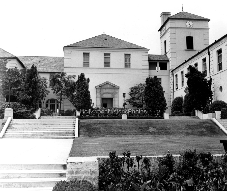 Beverly Hills High School 1948.jpg